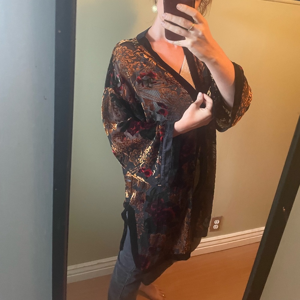 Sexy Velvet Baltic Born Kimono